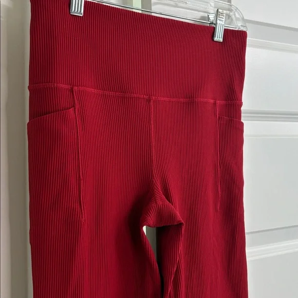 ATHLETA salutation stash ribbed flare in candy red size medium workout gym - Picture 5 of 10
